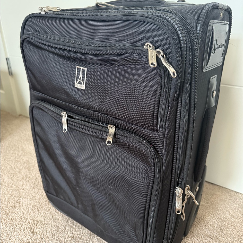Black Men's Luggage Bag-Travelpro Airline Crew Rollaboard